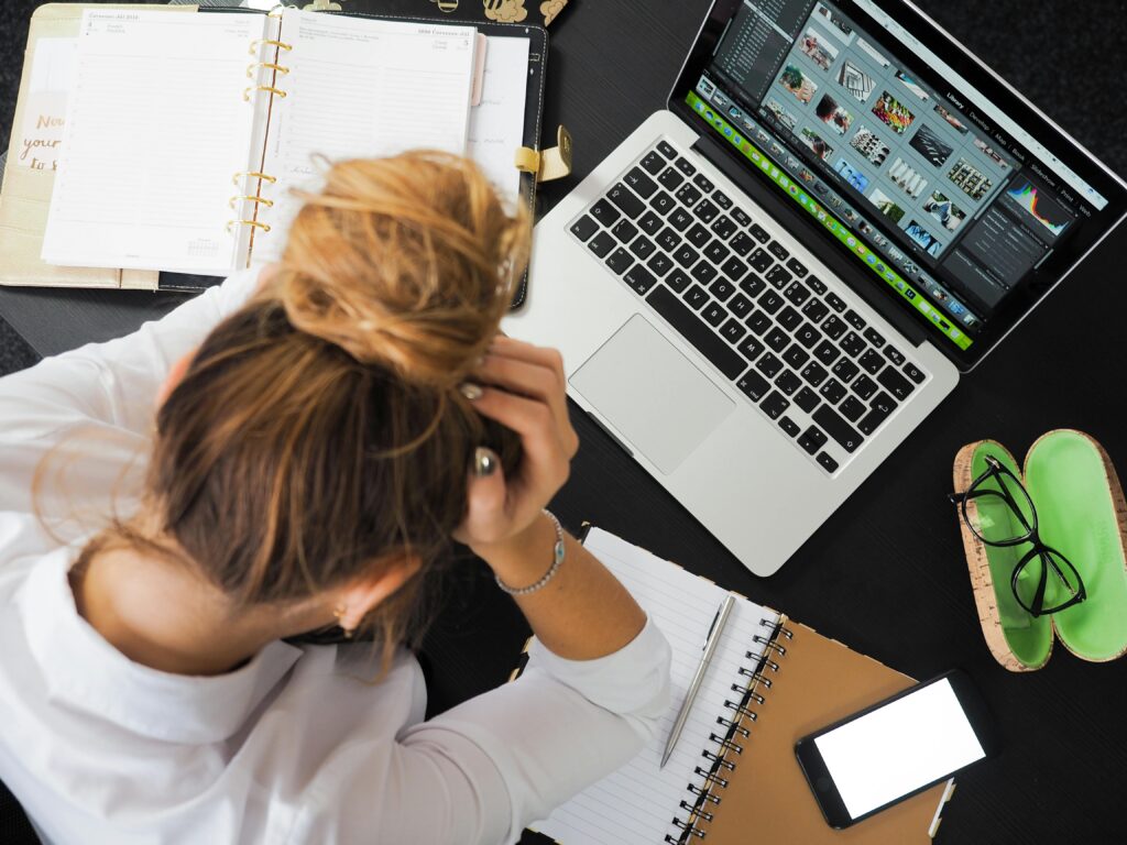 Estresse financeiro: Como as dívidas afetam sua saúde mental e física?