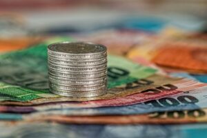 66,4% dos empresários apontam a instabilidade econômica como desafio para 2025
