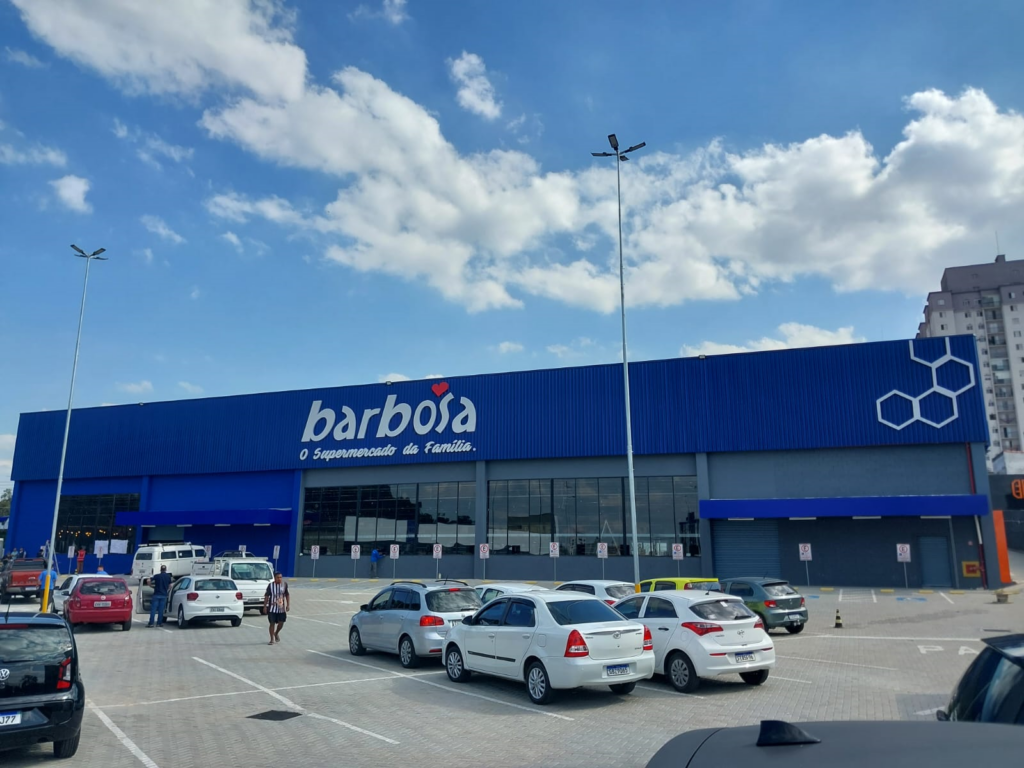 Novo Barbosa Supermercados 24h na Zona Norte de São José dos Campos