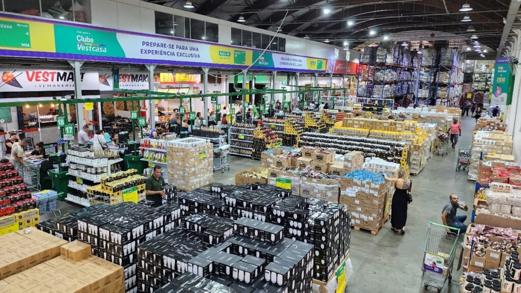 Vestcasa acelera expansão com parcerias estratégicas e mira 300 pontos de venda
