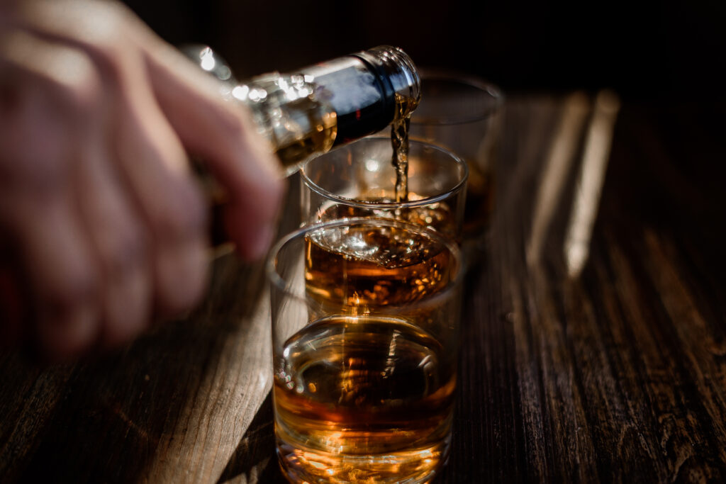 A ascensão dos licores: como eles conquistaram os drinques modernos