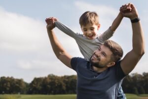 “Pai de…”: o que essas microtendências dizem sobre a nossa sociedade?