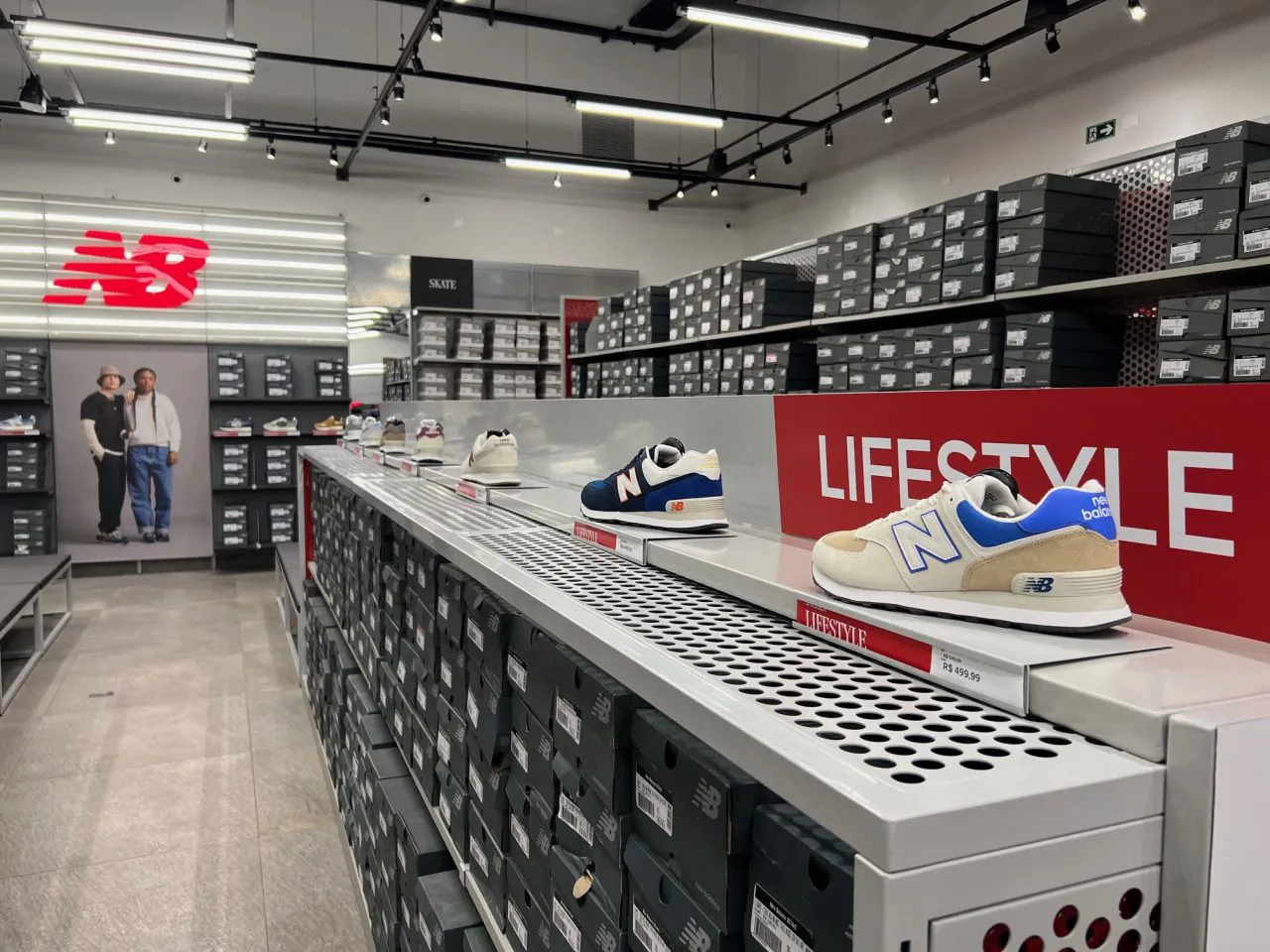 New Balance acelera sua presença no Brasil com mais lojas e tecnologia