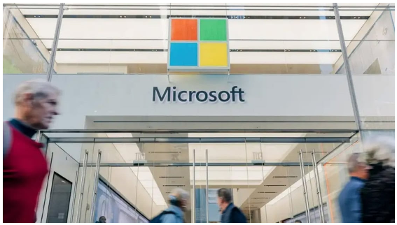 Microsoft corta 9 mil funcionários e aposta alto na corrida da IA