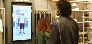 Aramis apresenta o Doris Mirror: o provador que usa IA para vestir você em segundos