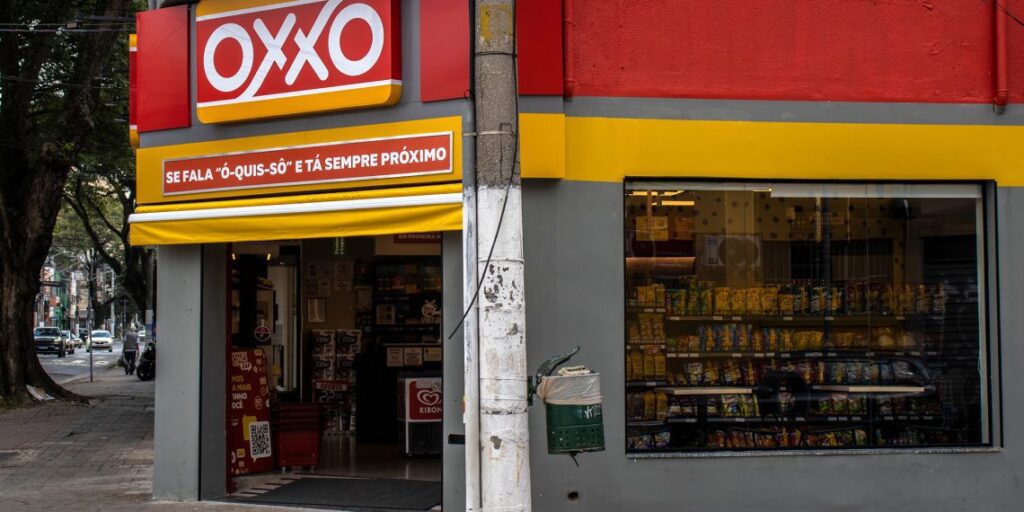 Fim da parceria: Raízen assume Shell Select e Femsa fica com Oxxo