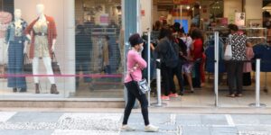 Confiança do Comércio Cai em Setembro e Alcança Menor Nível Desde 2021