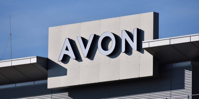 Natura Reposiciona Estratégia e Se Desfaz da Avon International