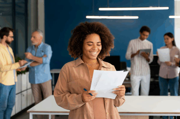 Black Friday impulsiona contratações: número de vagas temporárias cresce 81% antes do evento