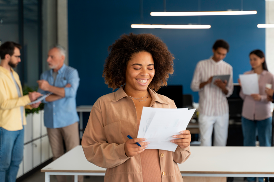 Black Friday impulsiona contratações: número de vagas temporárias cresce 81% antes do evento