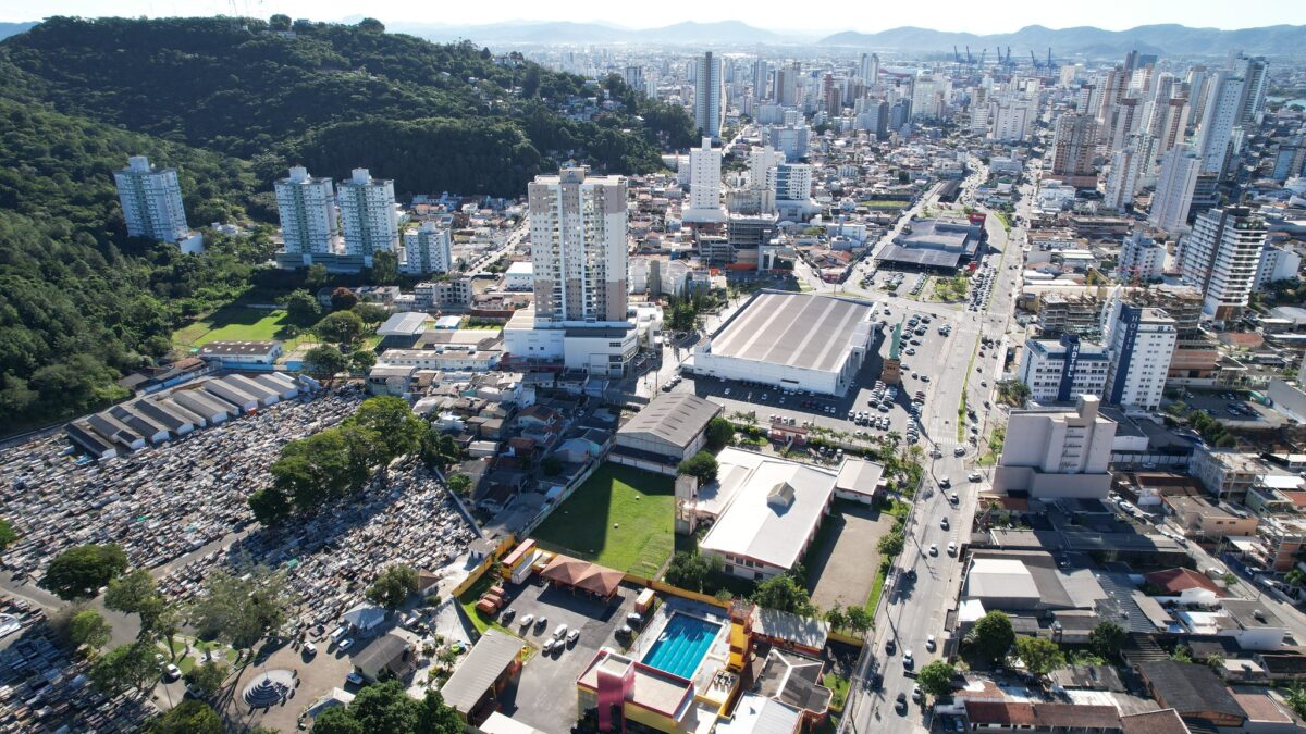 Itajaí desponta como polo de investimentos e atrai franquias impulsionadas pelo crescimento econômico