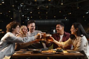 Queda nas promoções de destilados reflete impacto da adulteração de bebidas e mudança no comportamento do consumidor