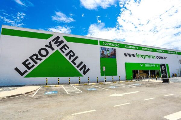 Leroy Merlin amplia atuação e entra no mercado pet com nova linha de produtos