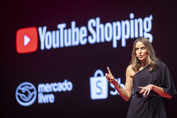 TV supera o celular e se torna principal tela do YouTube nas casas brasileiras