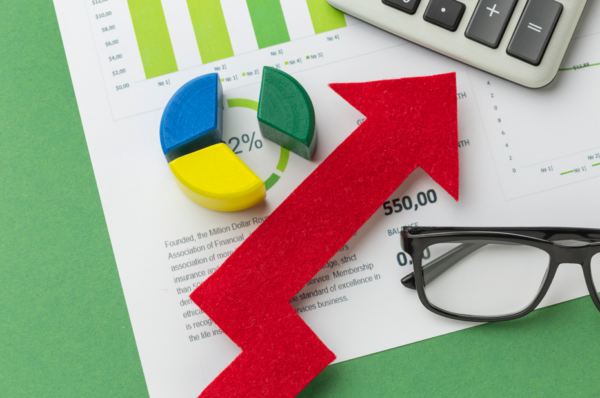 IGet Novembro: Combustíveis e Black Friday impulsionam atividade econômica